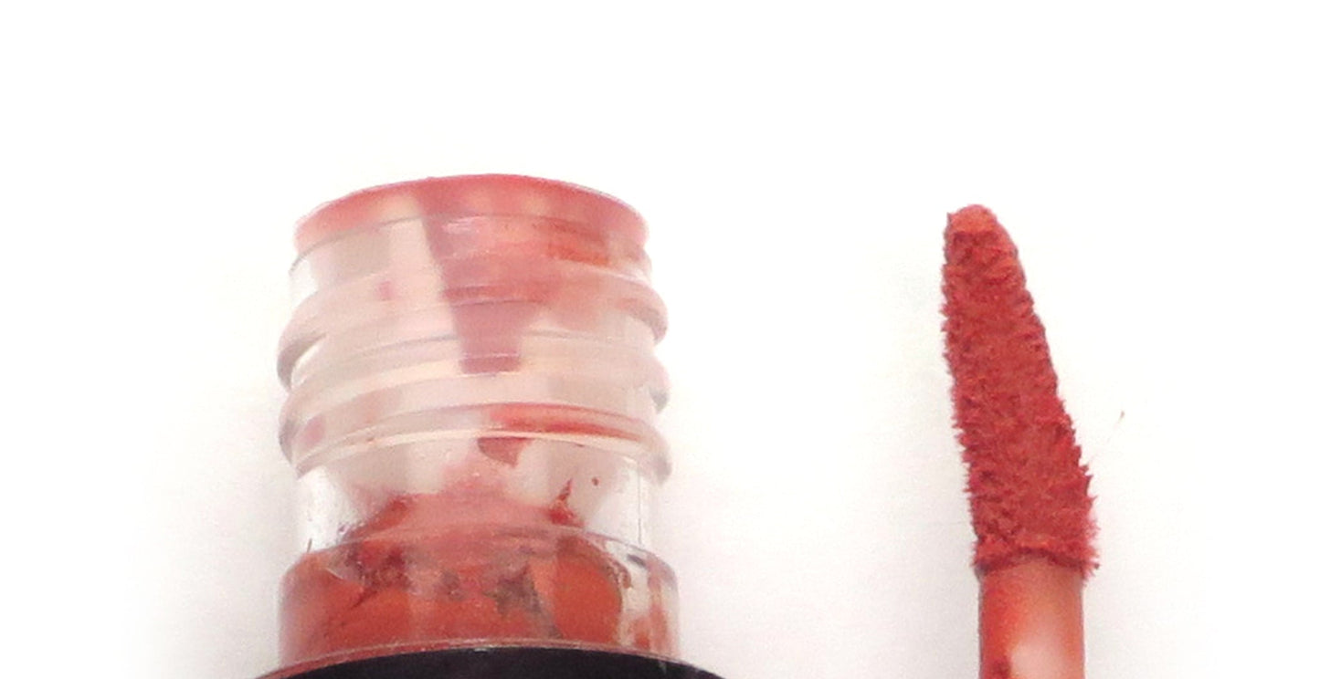 Glow Matte Blush Apricot Bliss brush shade, open bottle
