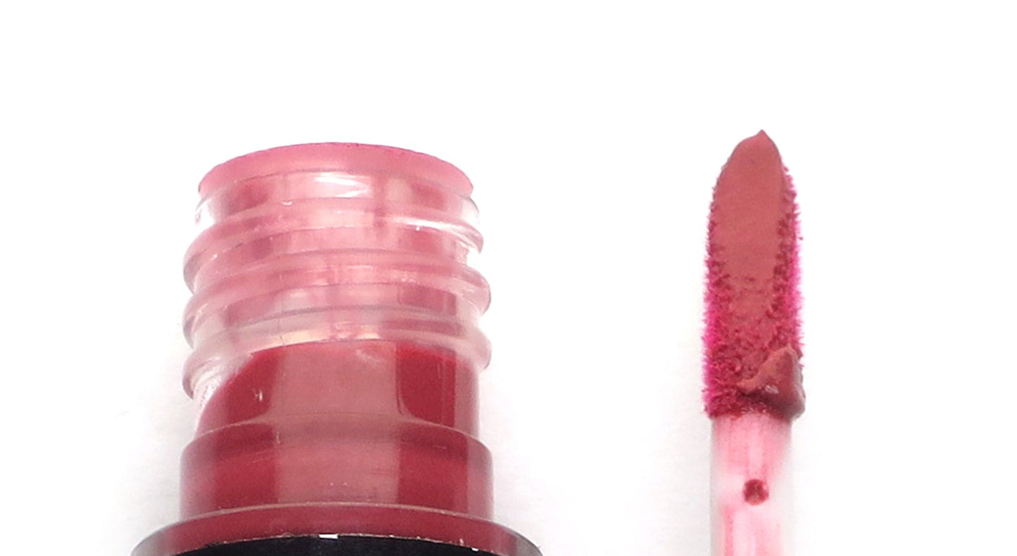 Lip Cloud Raspberry Rush, brush shade, open bottle